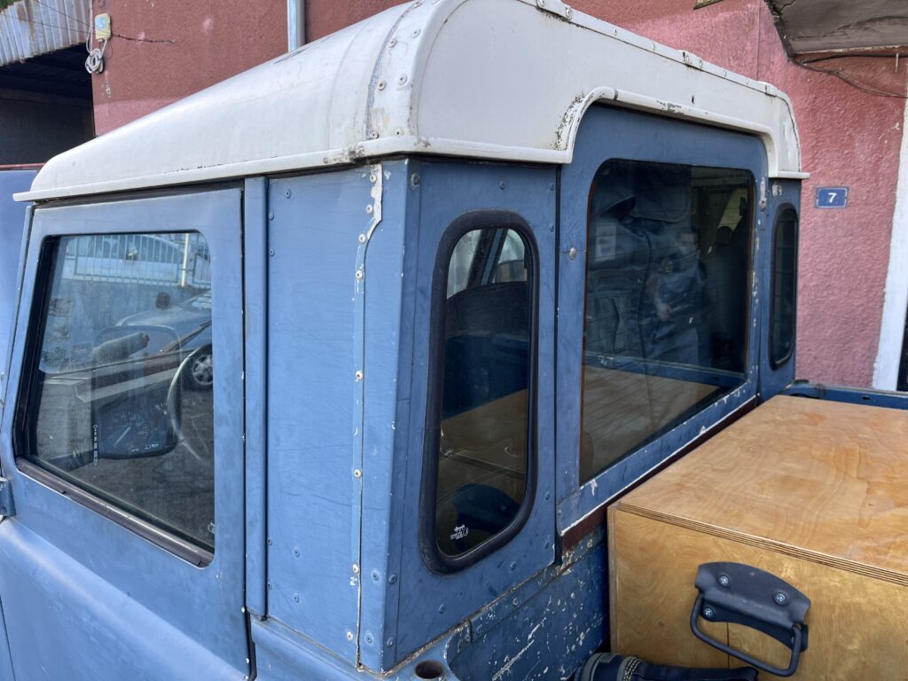 Barry's cut-down roof from the pickup conversion, with the chuck box in the back