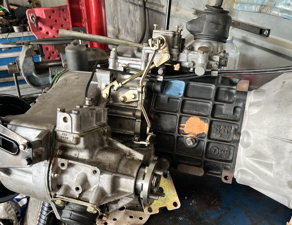 The Ninety's gearbox and Ashcroft-rebuilt LT230 transfer case, cleaned and ready to fit